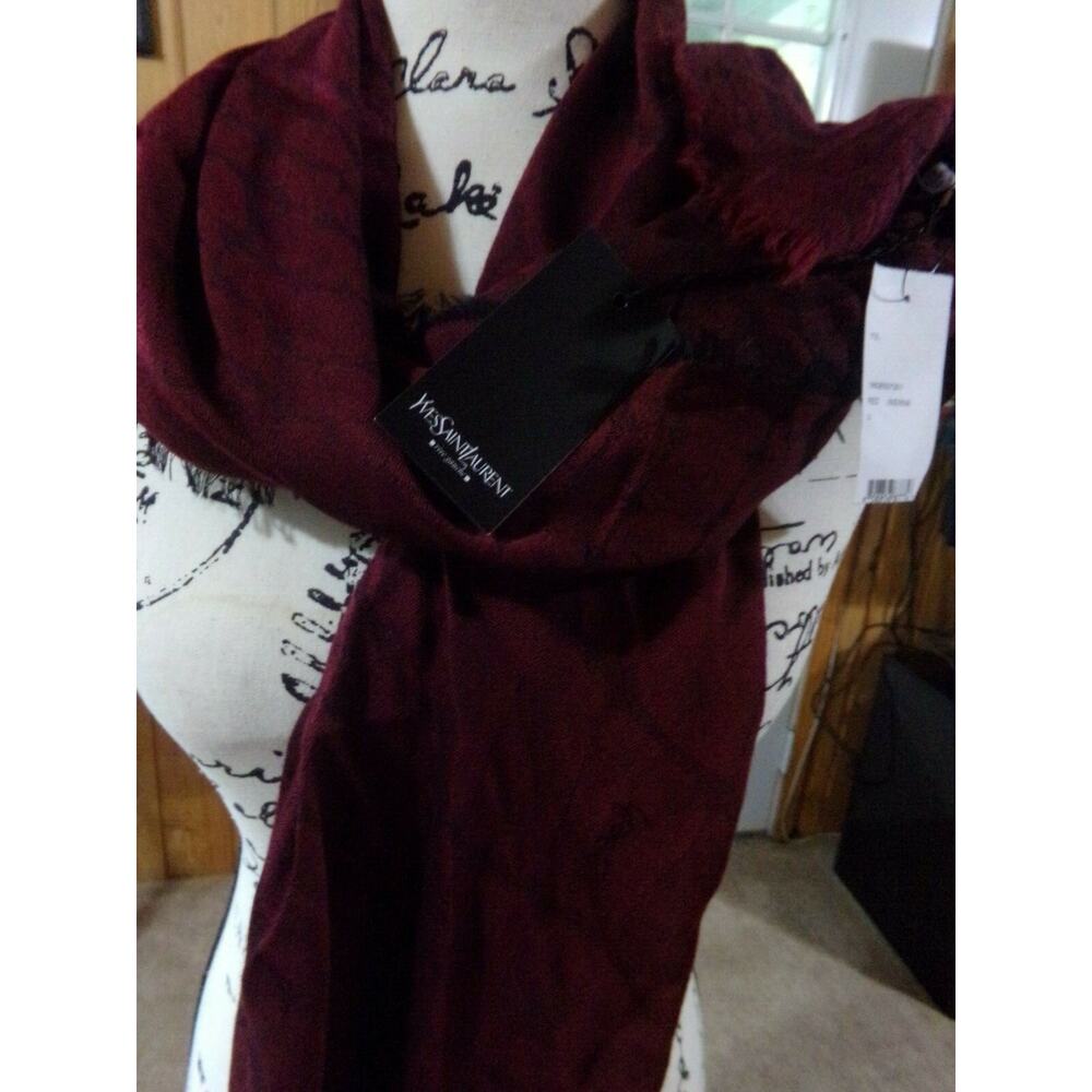 NWT Yves Saint Laurent maroon and black crocodile pattern Scarf Wrap 70 x 27